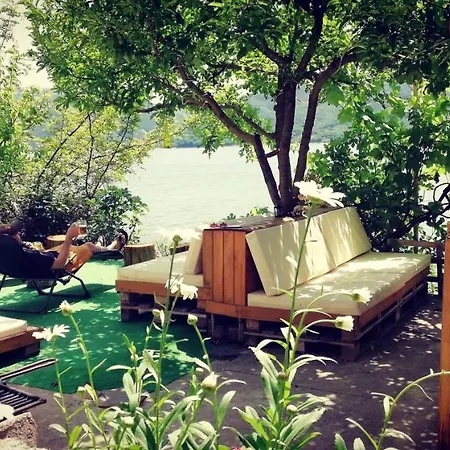 Lakeview Glamping