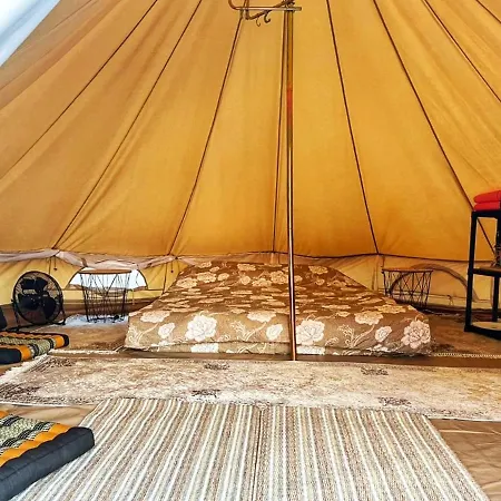 Luxe tent Lakeview Glamping