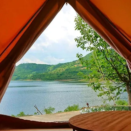 Luxe tent Lakeview Glamping *