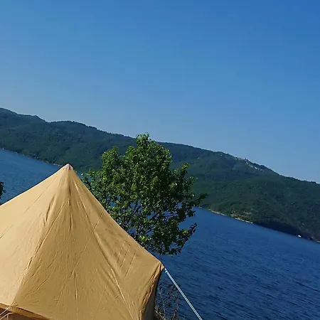 Lakeview Glamping